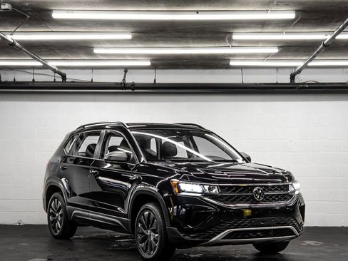 Used 2024 Volkswagen Taos S image 7