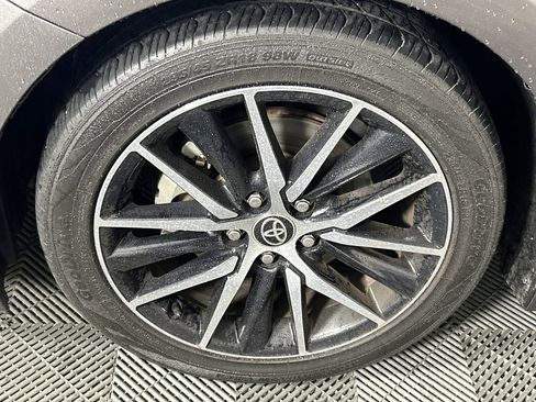 Used 2022 Toyota Camry SE image 10