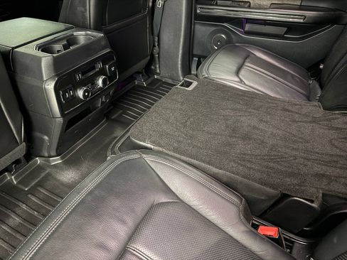 Used 2018 Ford Expedition Limited RWD image 27