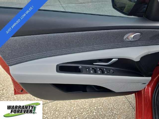 Used 2024 Hyundai Elantra Limited FWD image 17