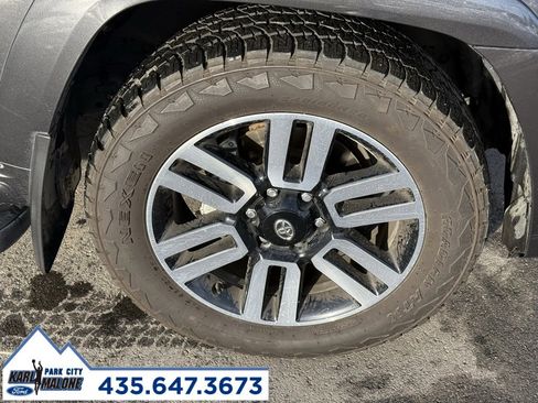 Used 2023 Toyota 4Runner Limited image 19