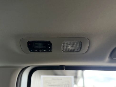Used 2025 Honda Odyssey Elite image 46