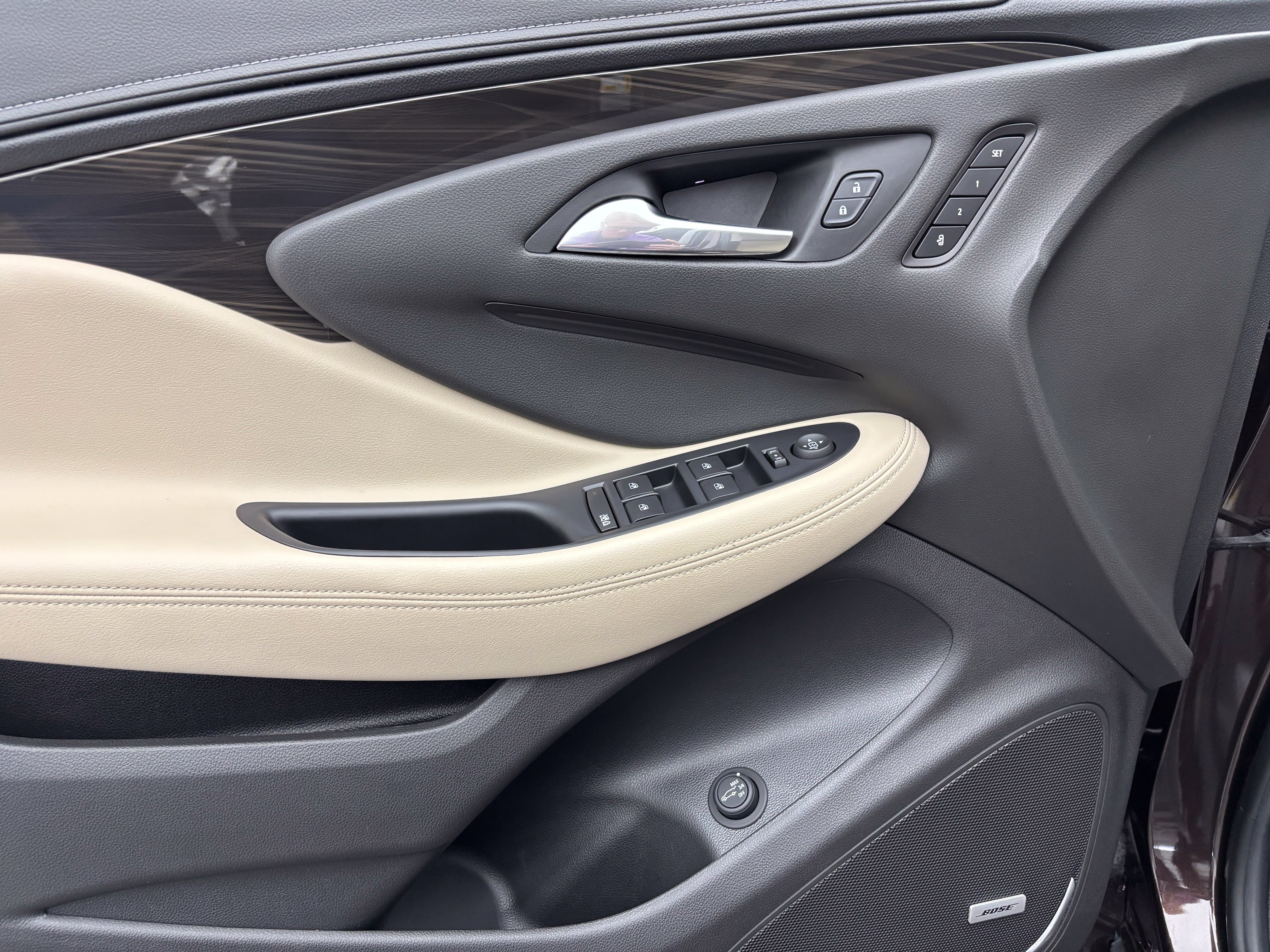 Used 2020 Buick Envision Premium w/ Driver Confidence Package AWD/4WD image 16