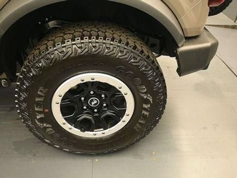 New 2026 Ford Bronco 4-Door w/ Sasquatch Package AWD/4WD image 9