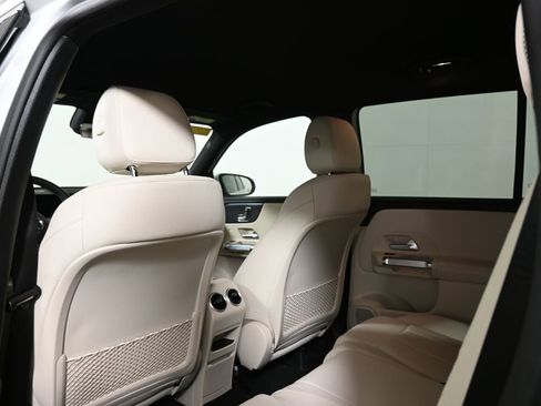 Certified 2025 Mercedes-Benz GLB 250 4MATIC image 6