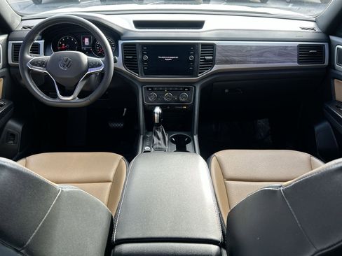 Used 2021 Volkswagen Atlas Cross Sport SE image 17