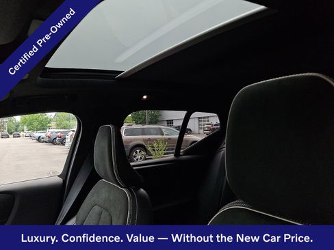Certified 2022 Volvo XC40 T5 R-Design w/ Advanced Package AWD/4WD image 15
