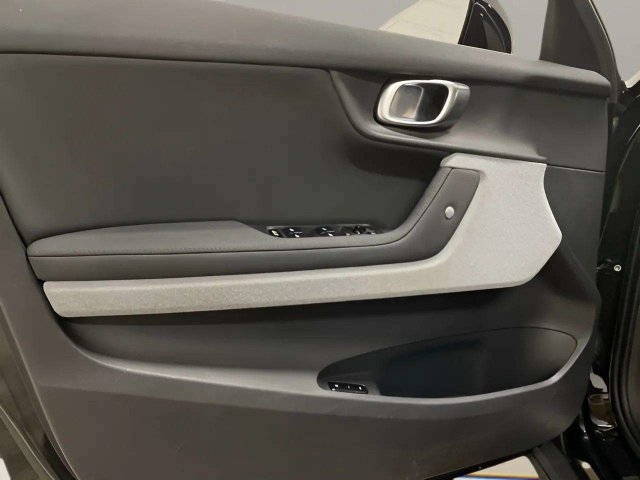 Used 2023 Polestar Polestar 2 w/ Pilot Pack AWD/4WD image 18