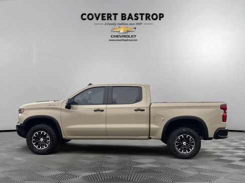 Used 2023 Chevrolet Silverado 1500 ZR2 w/ Technology Package AWD/4WD image 5