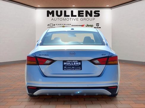 Used 2024 Nissan Altima 2.5 SV image 5