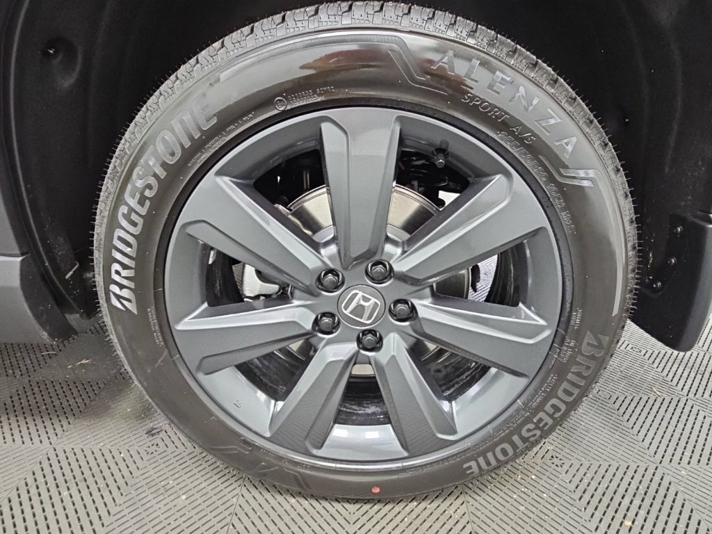 New 2026 Honda Pilot Sport image 43