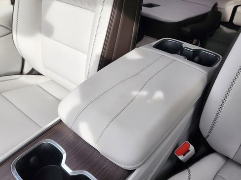 New 2026 GMC Acadia Denali w/ Super Cruise Package image 35