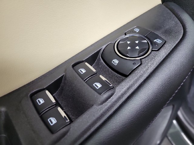Used 2024 Ford Edge SEL AWD/4WD image 17