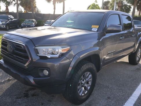 Used 2018 Toyota Tacoma SR5 image 2