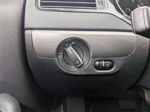 Used 2017 Volkswagen Jetta Sport image 20