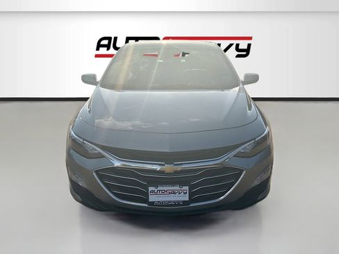 Used 2024 Chevrolet Malibu LT FWD image 2