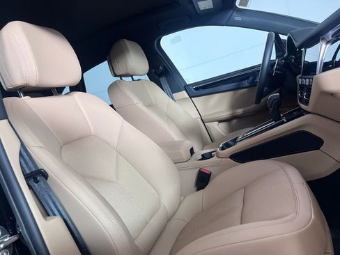 Certified 2025 Porsche Macan image 19