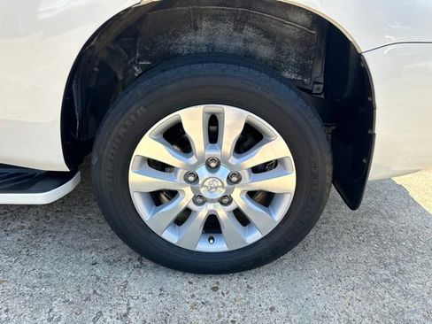 Used 2017 Toyota Sequoia Platinum RWD image 36