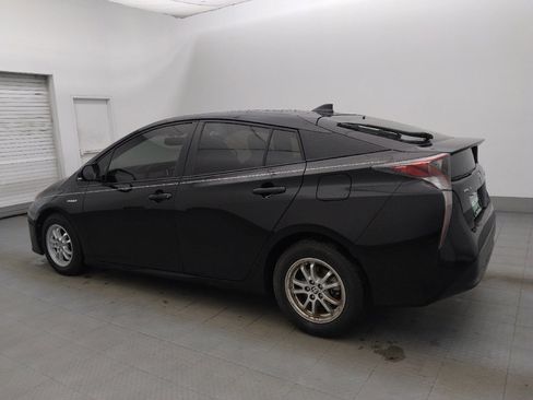 Used 2016 Toyota Prius Four image 3
