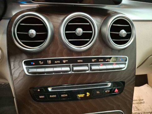 Used 2019 Mercedes-Benz GLC 300 4MATIC image 26