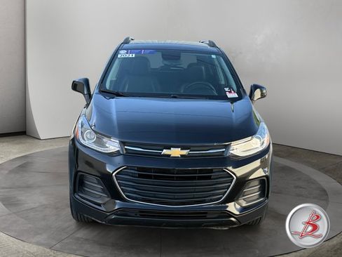 Used 2021 Chevrolet Trax LT AWD/4WD image 2