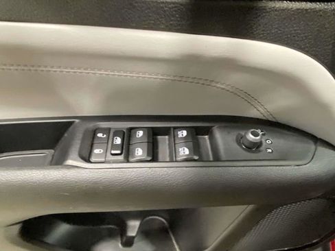 Used 2024 Jeep Compass Limited image 14