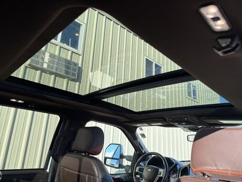 Used 2022 Ford F350 King Ranch image 12