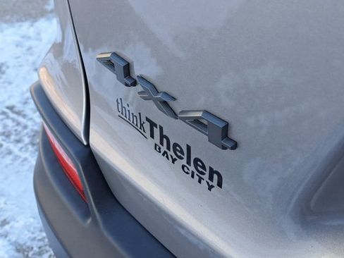 Used 2022 Jeep Cherokee Trailhawk image 28