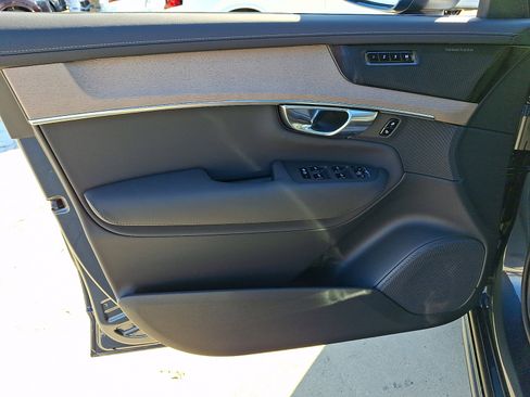 New 2026 Volvo XC90 B6 Plus w/ Protection Package Premier AWD/4WD image 11