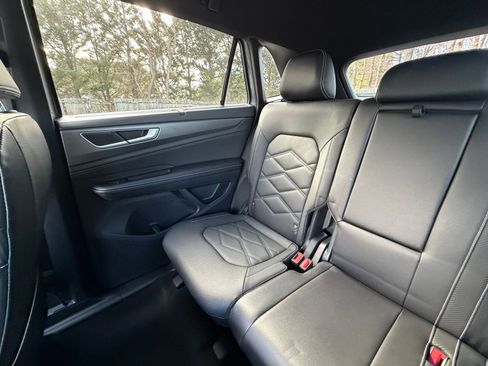 Used 2025 Volkswagen Atlas Cross Sport SE image 40