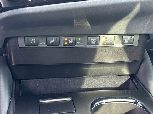Used 2025 Lexus ES 350 Ultra Luxury w/ Accessory Package (Z2) FWD image 18