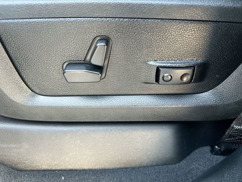 Used 2024 RAM 3500 Big Horn image 12