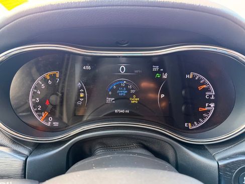 Used 2020 Jeep Grand Cherokee High Altitude AWD/4WD image 13