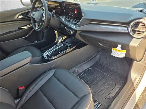 New 2026 Chevrolet Trax ACTIV w/ Sunroof Package image 17