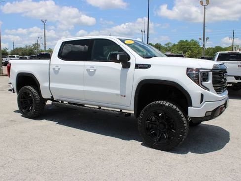 Used 2023 GMC Sierra 1500 AT4 w/ Technology Package AWD/4WD image 15