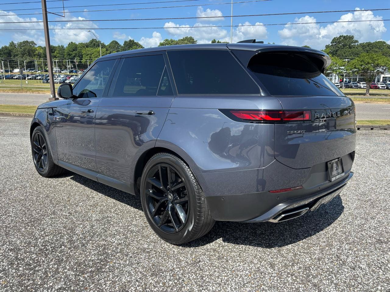 Used 2023 Land Rover Range Rover Sport SE AWD/4WD image 4