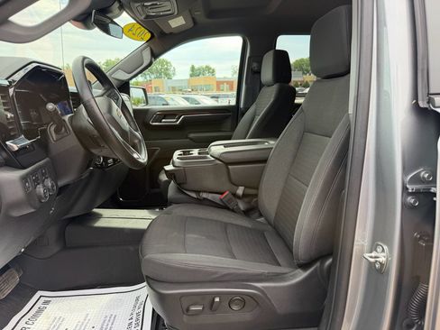 Used 2024 Chevrolet Silverado 1500 LT AWD/4WD image 8