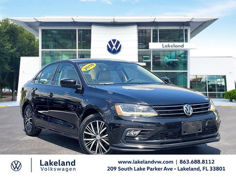 Used 2018 Volkswagen Jetta Wolfsburg Edition FWD image 1