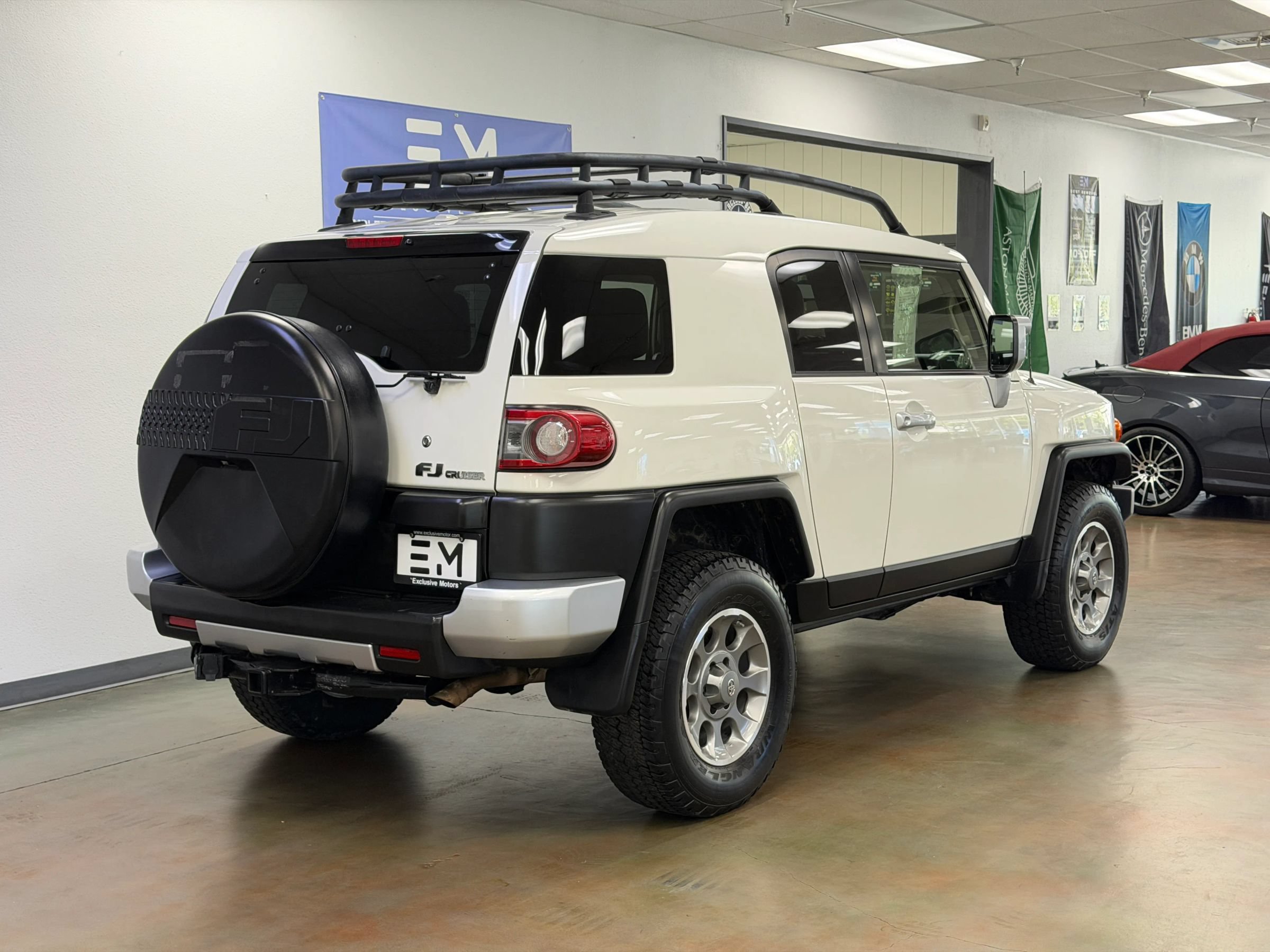 Used 2013 Toyota FJ Cruiser 4WD w/ Convenience Pkg image 6
