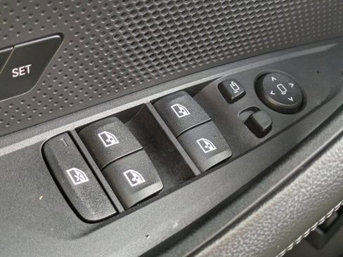 Used 2025 BMW i4 eDrive40 w/ Parking Assistance Package image 17