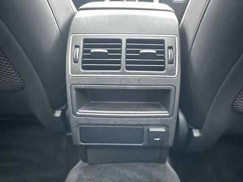 Used 2023 Jaguar F-PACE image 24