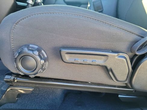 Used 2023 Jeep Gladiator Willys image 17