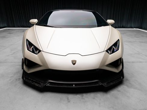 Used 2021 Lamborghini Huracan EVO RWD image 9