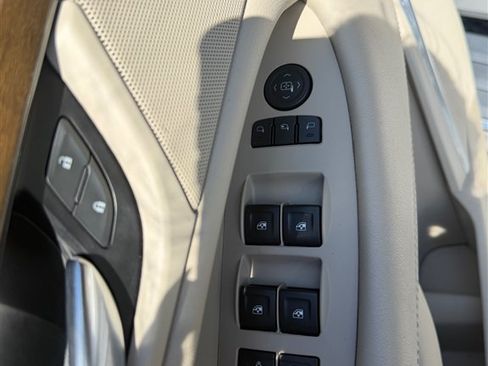 Used 2020 Cadillac Escalade Premium Luxury AWD/4WD image 15