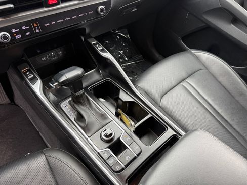 Used 2024 Kia Sorento S image 13