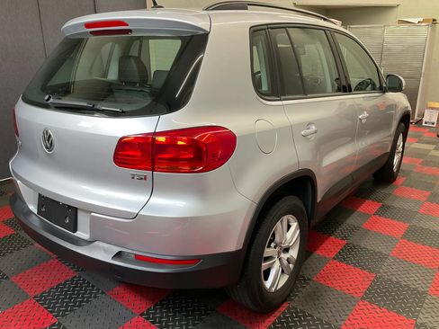 Used 2016 Volkswagen Tiguan S FWD image 3