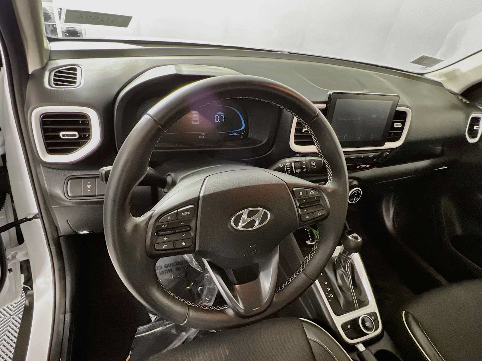Certified 2026 Hyundai Venue SEL FWD image 11