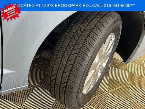 Used 2016 Chrysler Town & Country Touring w/ Driver Convenience Group image 32