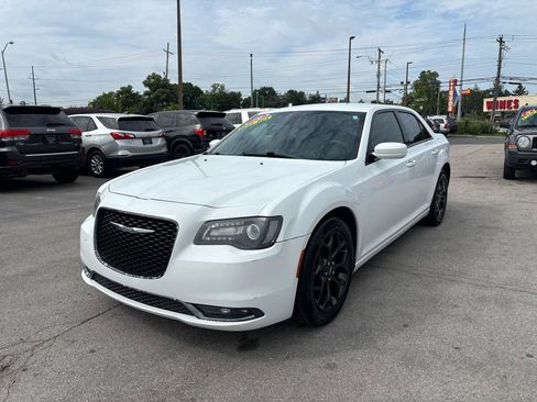 Used 2019 Chrysler 300 S AWD/4WD image 7