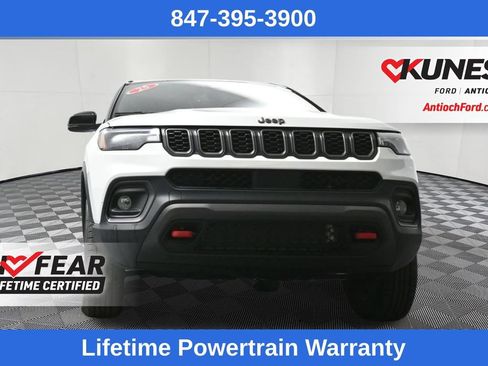 Used 2025 Jeep Compass Trailhawk AWD/4WD image 41